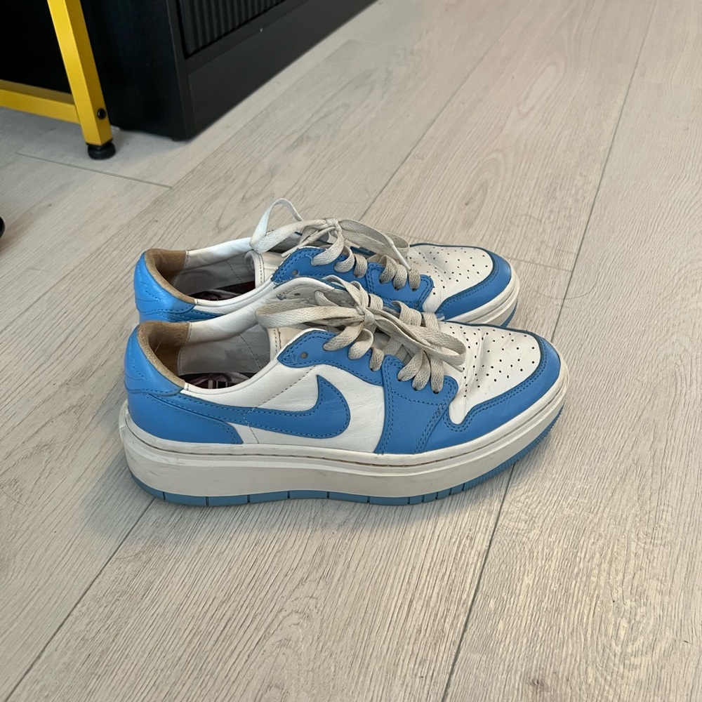 Nike Women's Blue and White Sneakers